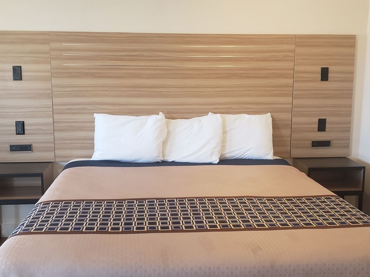 Regency Inn & Suites Downey