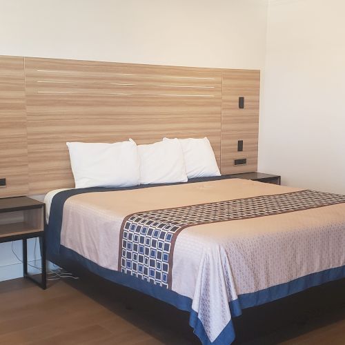 Regency Inn & Suites Downey