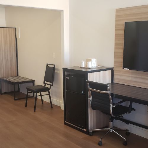 Regency Inn & Suites Downey